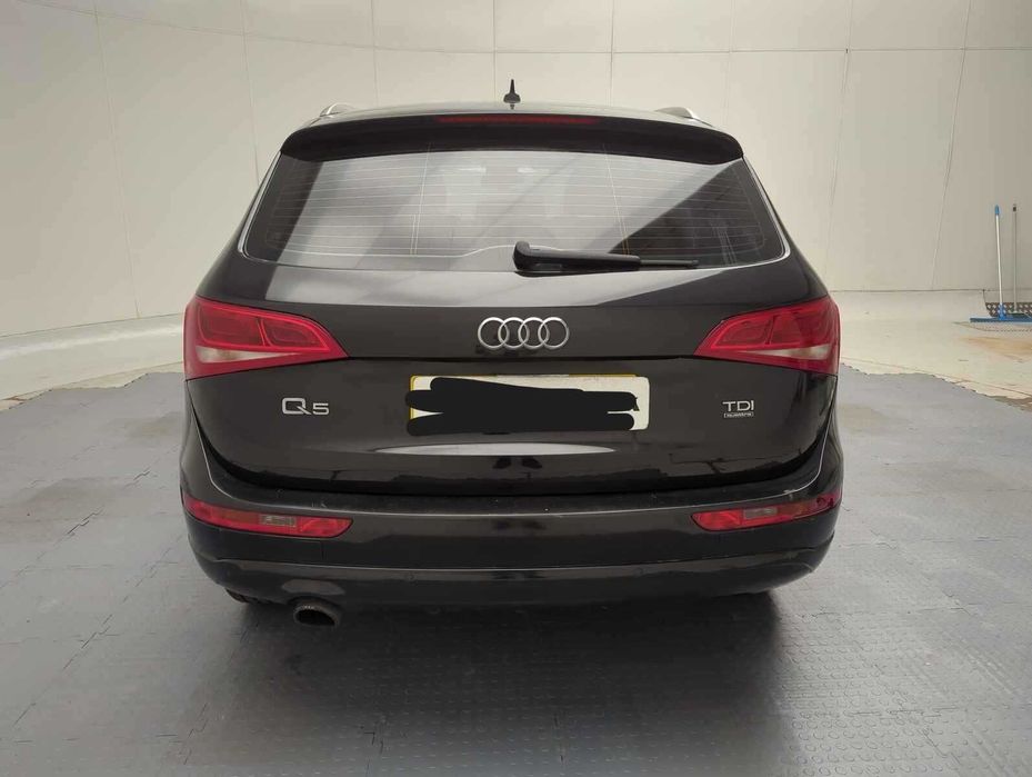Dezmembrari dezmembrez Audi Q5 2.0 TDI cod motor CGL CJC