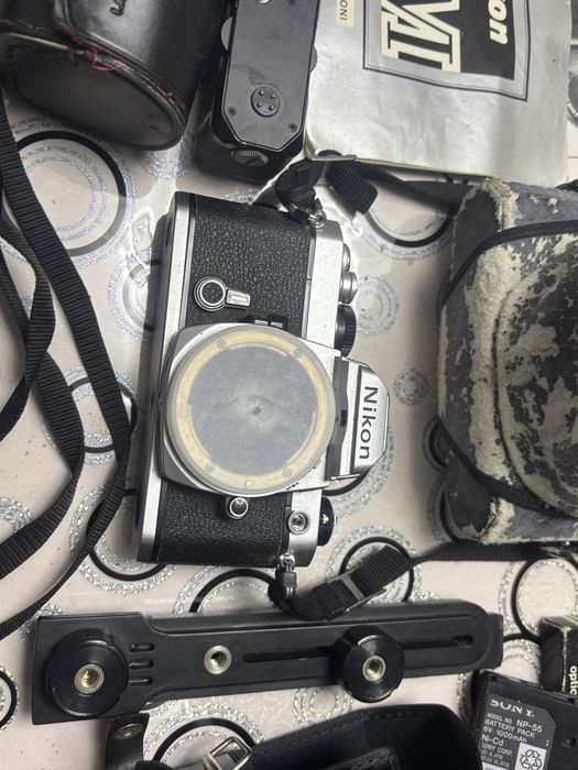 Camera Nikon FE corp SRL Aparat de fotografiat pe film 35mml