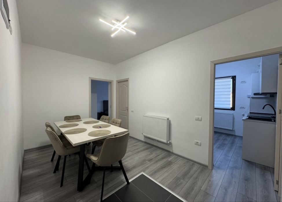 De închiriat - apartament cu 2 camere (disponibil începând cu 1 octombrie 2026)