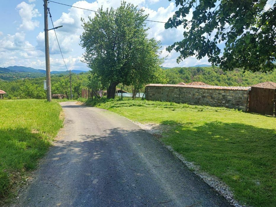 Поземлен имот в с. Мийковци