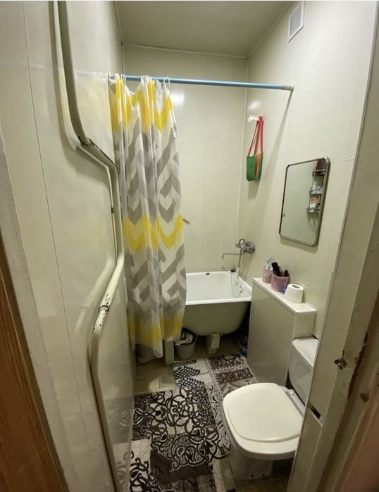 Юнусабад 4 квартал. Продается квартира 1/3/4