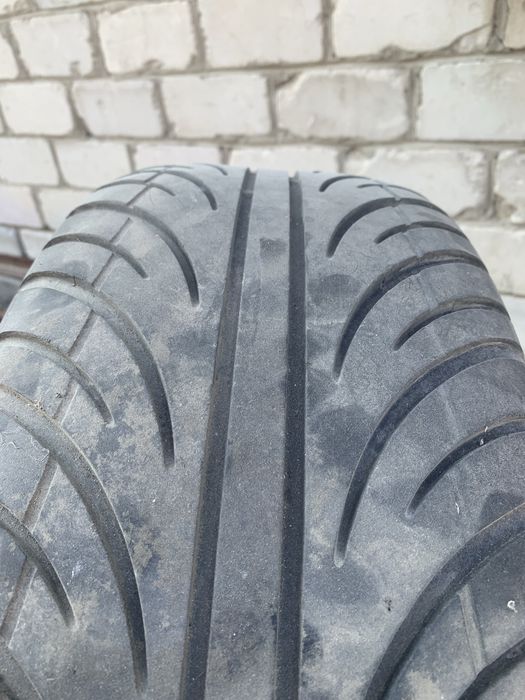 Продам покрышку на 16