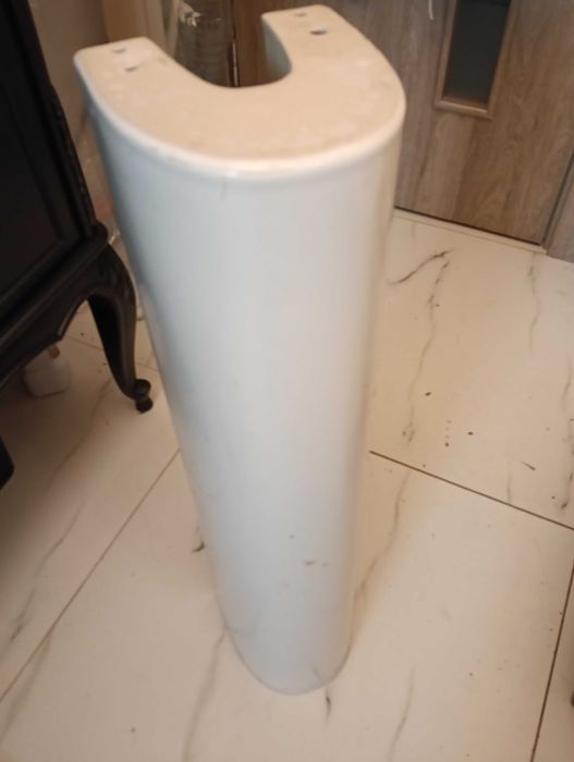 Vand chiuveta (lavoar)cu baterie si picior, pentru baie.