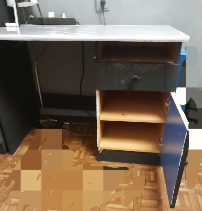 Стол компьютерный.