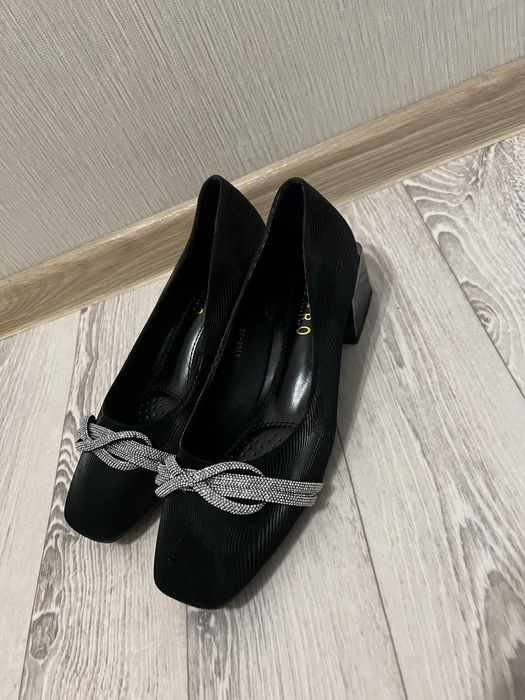 Продам новые туфли 2 пары