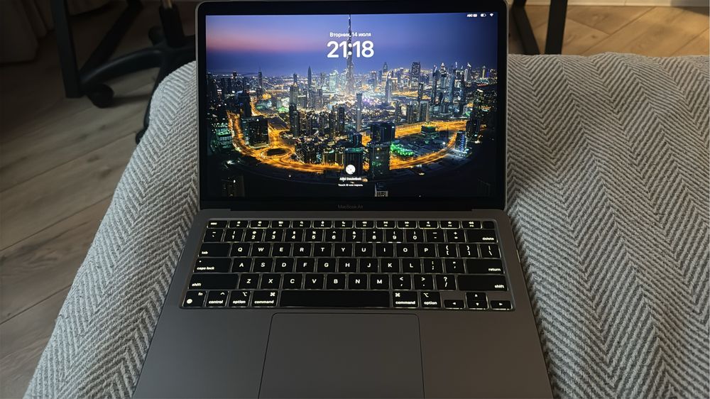 Продам макбук MacBook Air apple m1
