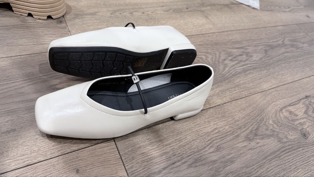 Обувь балетки цвет молочный