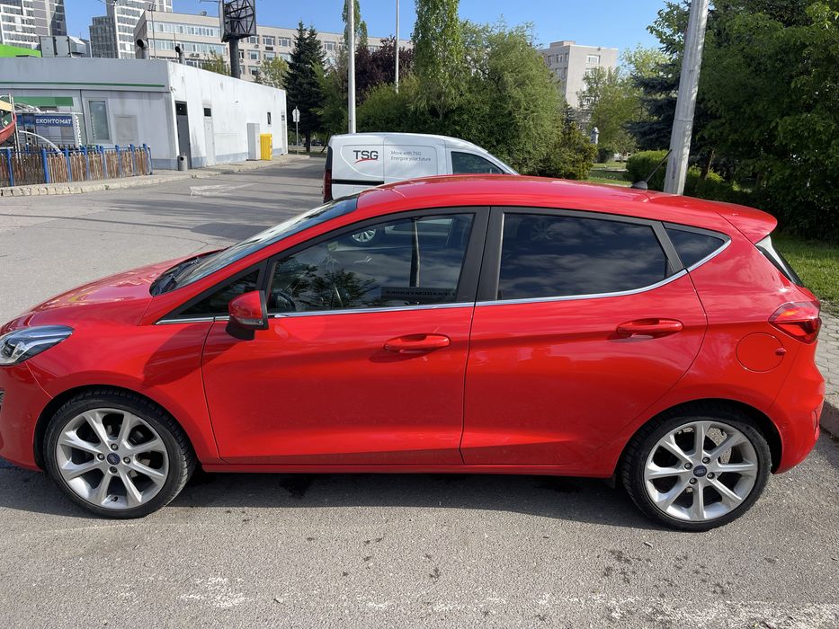 Прадавам Ford Fiesta 2019 г Titanium