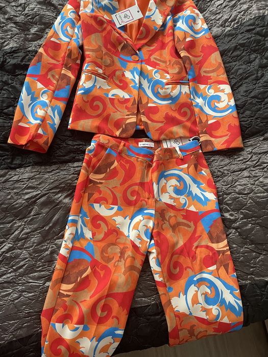 Дамски италиански костюми