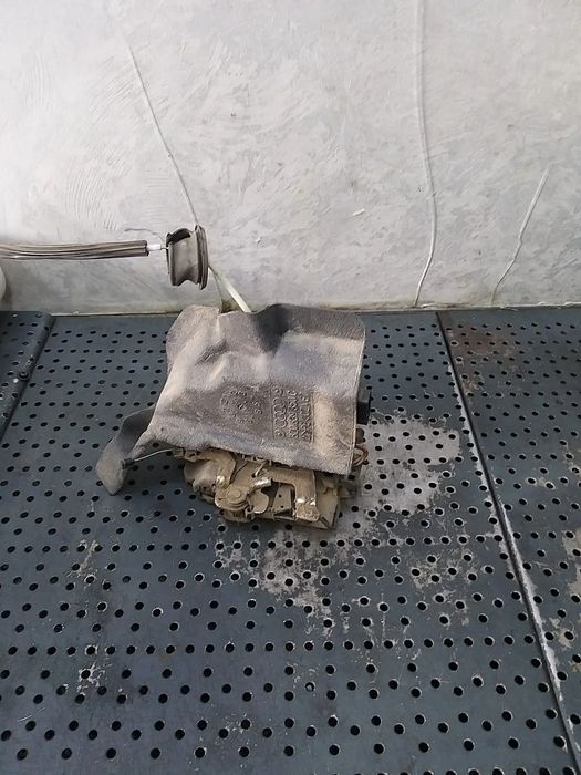 Broasca usa dreapta spate audi a2 8z0 8z0839350c