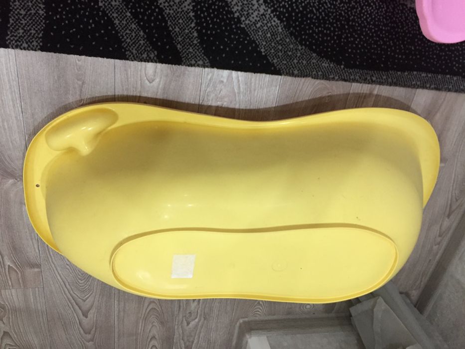 Детское купание малыша