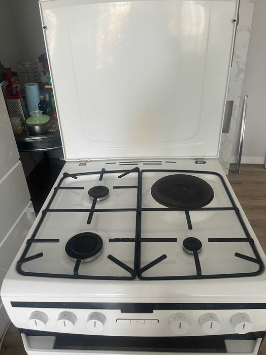 Продается газовая плита Hansa б/у