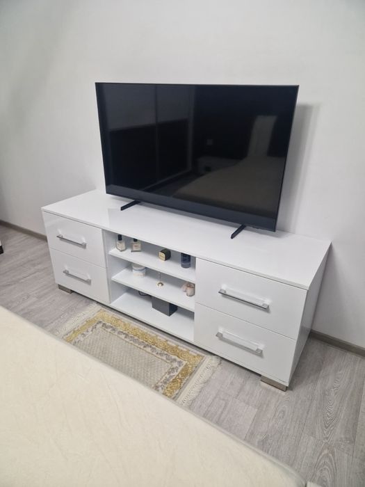 Vand dormitor intact