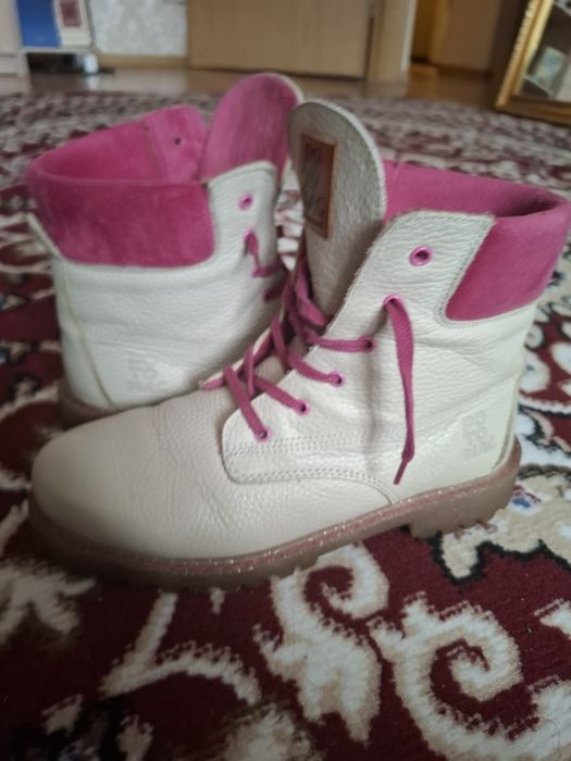 Женская кожаная обувь