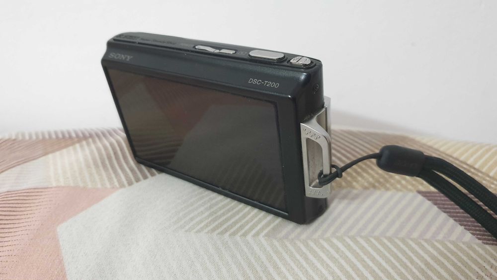 Sony Cyber-shot DSC-T200