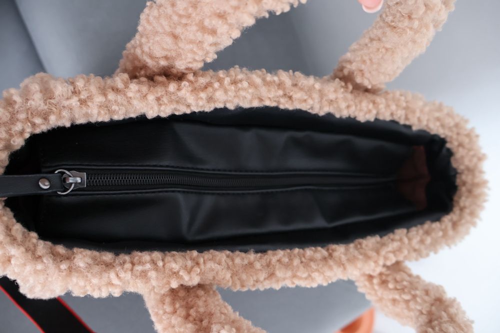 Дамска чанта, чисто нова