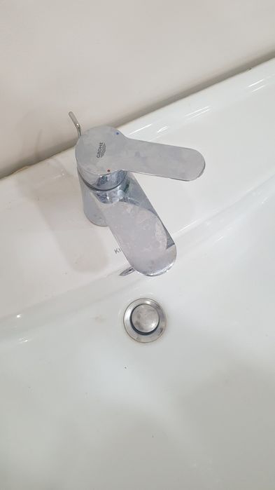 Умывальник Раковина шкафи ва Grohe миксеры билан