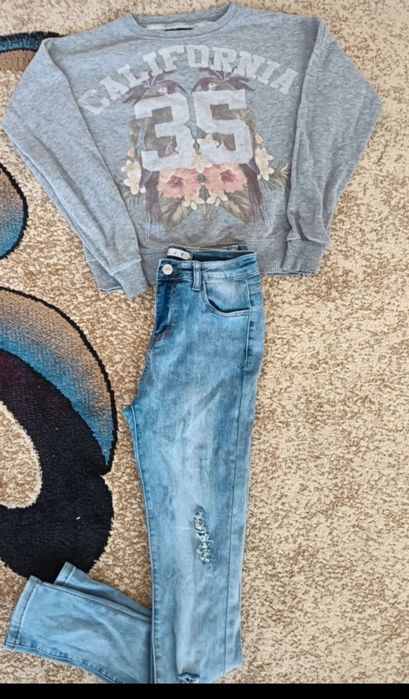 Blugi cu talie înaltă și bluză crop mărimea Xs