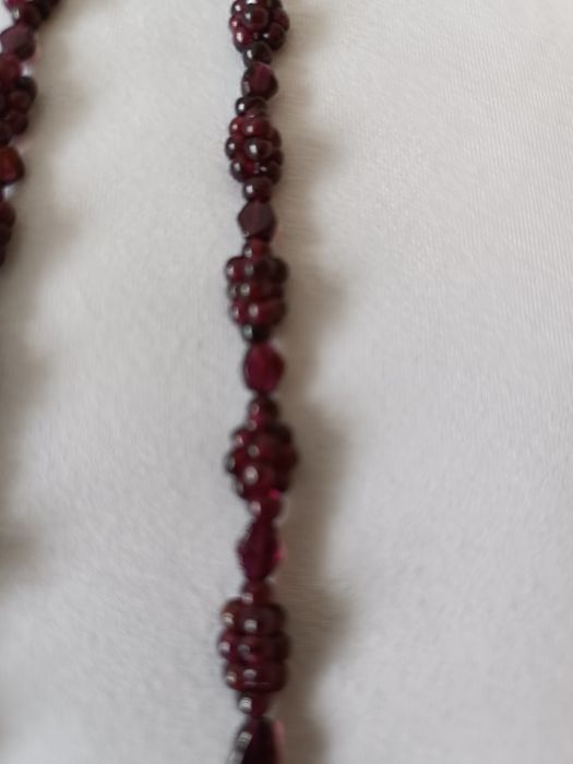 Гердан от естествен гранат