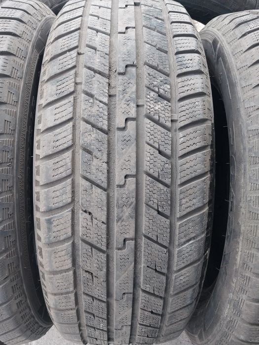 4 шины 185 60 R15. Roadx Китай.