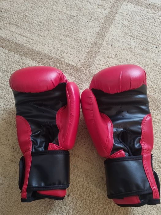 Боксёрские перчатки