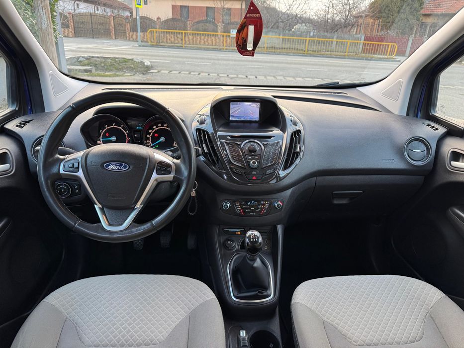 Ford Tourneo Courier Titanium