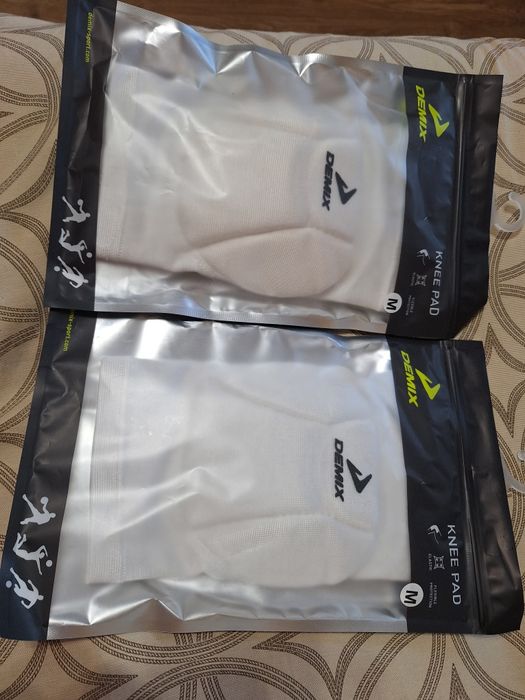 DEMIX наколенники для зальных видов спорта, в одной упаковке 1 шт, раз