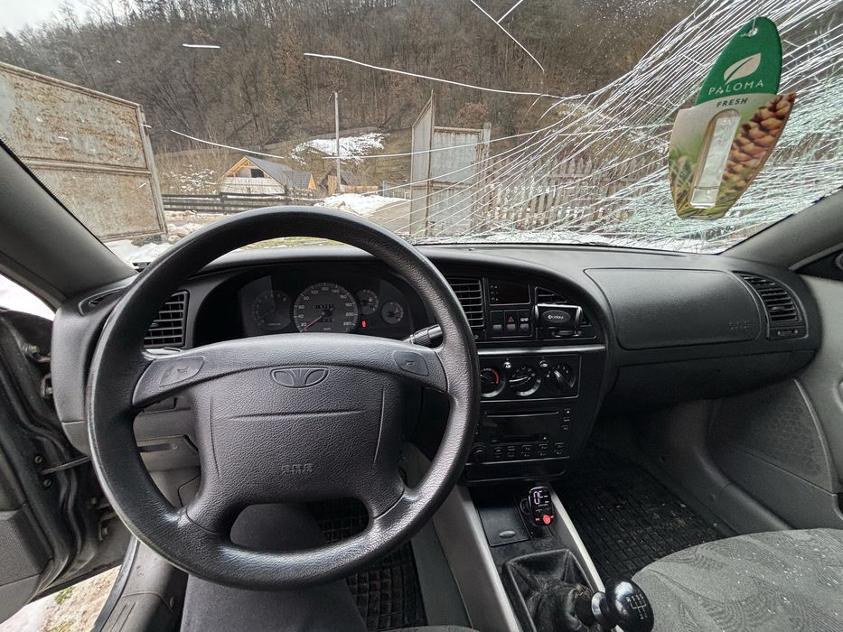Daewoo Nubira 2 1.6 (avariată de zăpadă)