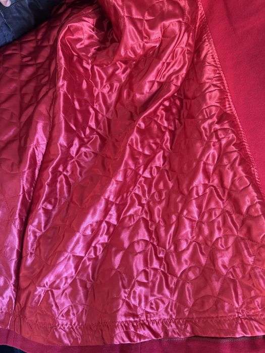 Новое пальто красного цвета