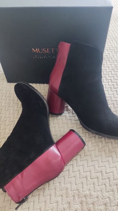 Musette  Cristhelen B. Елегантни  велурени боти