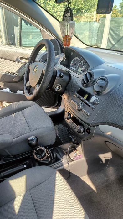 Vând Chevrolet aveo