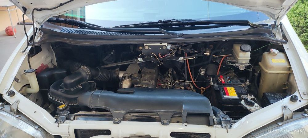 HUNDAY Starex minivan