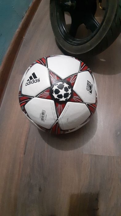 Продаю мячики кожаные