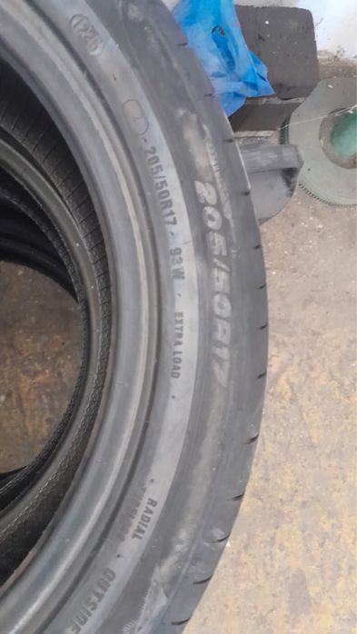 Продаю шины на 17