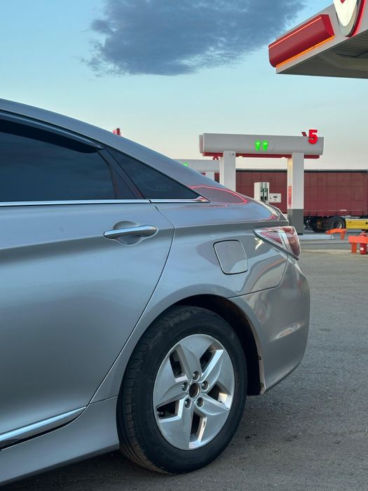 Хендай Соната YF