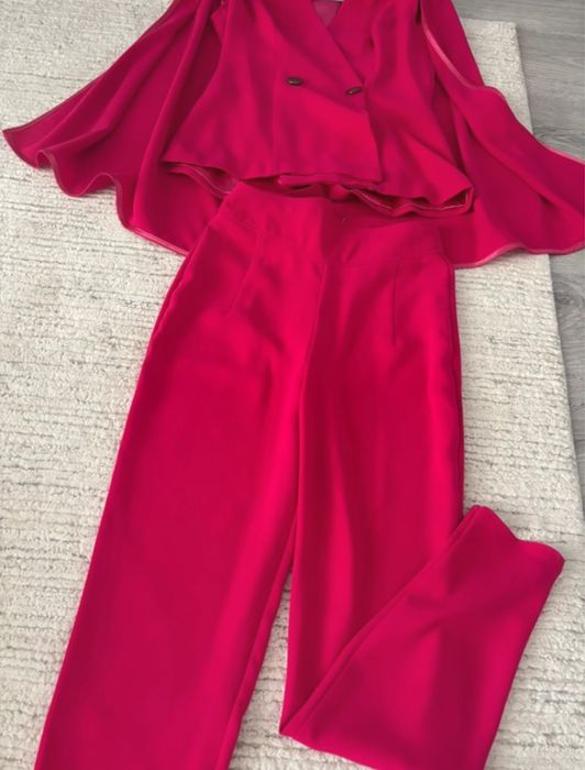 Costum Bby fucsia