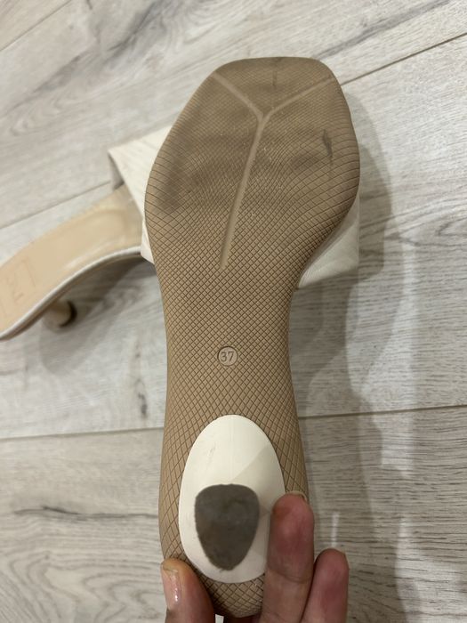 Босоножки шлепанцы