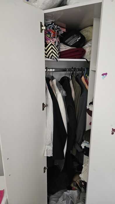 Угловой вместительный шкаф