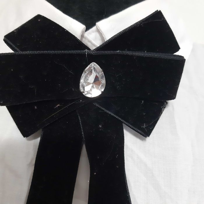 Brosa Meli Melo catifea neagra -fundă pentru guler/gât