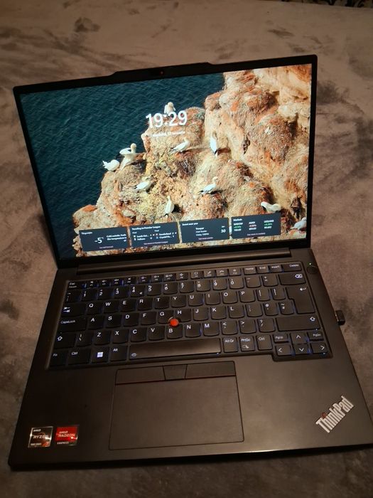 laptop  lenovo  in stare foarte bună