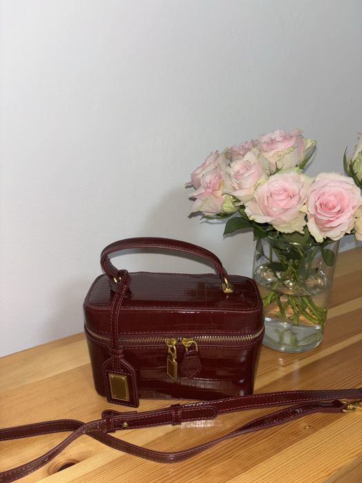 Продавам дамски чанти и портмонета Guess, Coach, Louis Vuitton