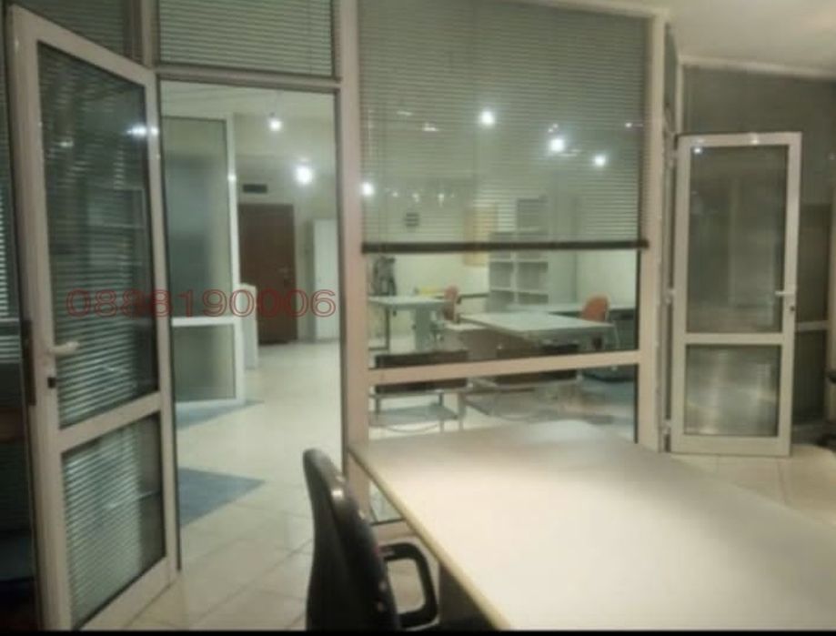 Дава се под наем Офис в ж.Зоопарк - 73 кв.м за 498.27 € - Снимка #1