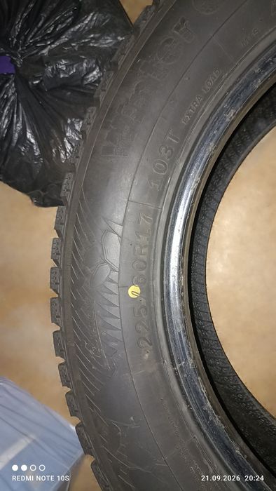 Продам шины почти новая