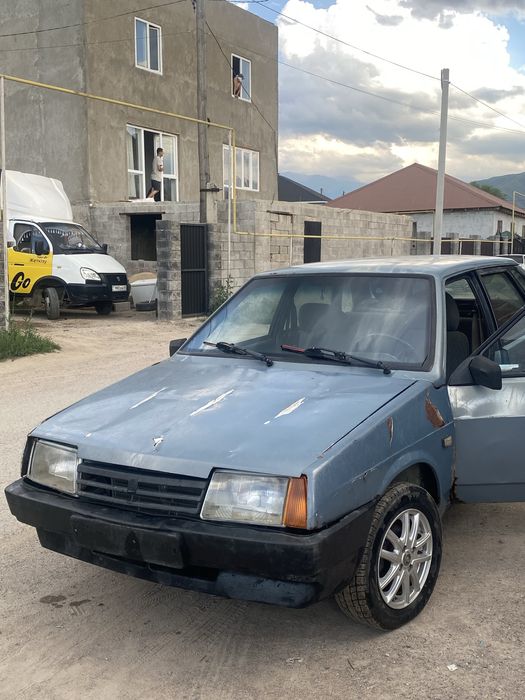 Ваз 21099.     ..