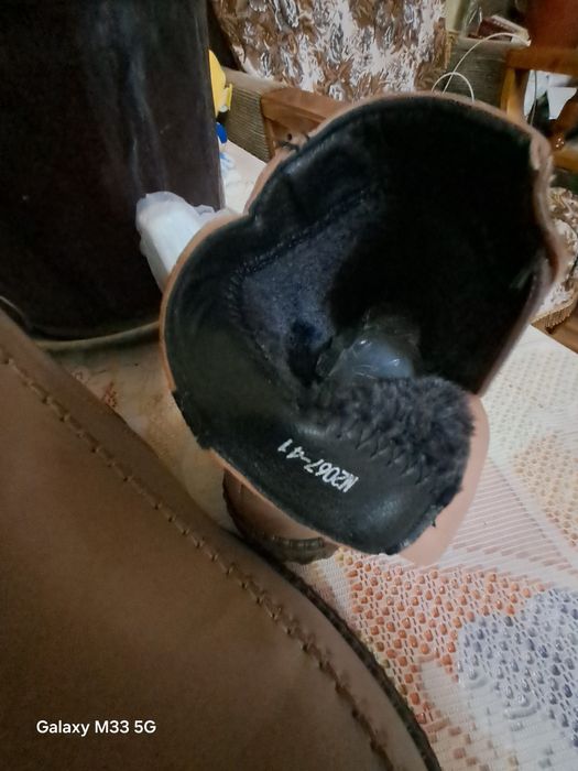 Продаётся новые ботинки