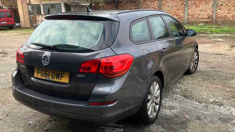 Opel Astra (J) 2010-2018 НА ЧАСТИ В ОПИСАНИЕТО