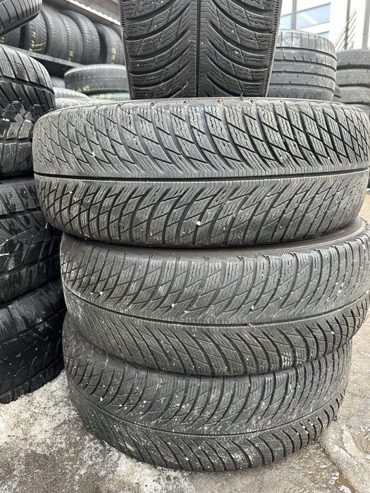 Set anvelope de iarna 225/60/18Michelin