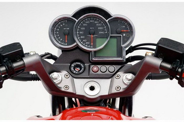 Moto Guzzi Breva