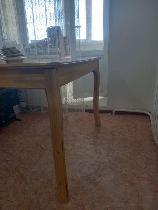 Стол высокий, большой