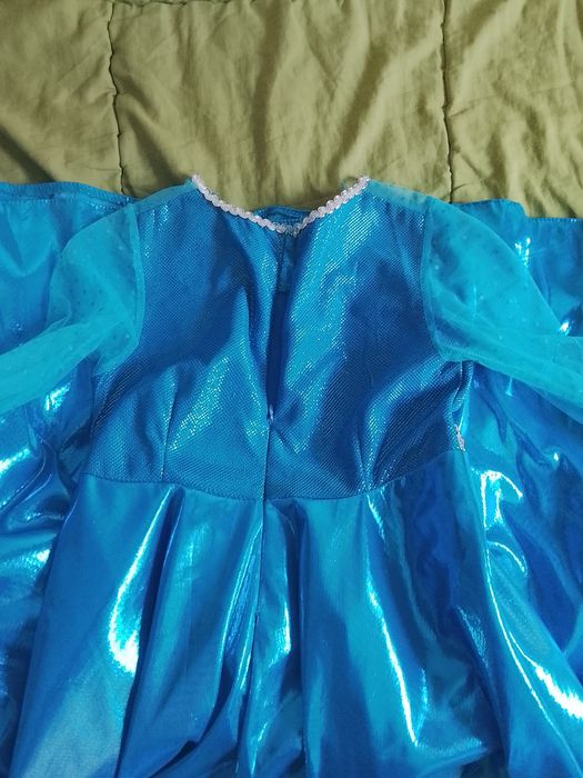 Продам платье на 8-9-10 лет